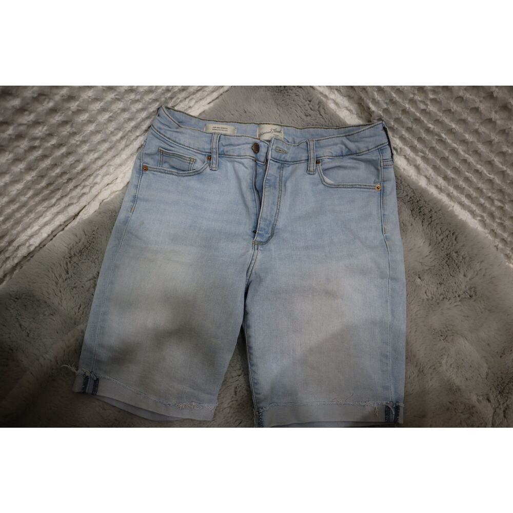 Universal Thread size 10 high waisted stretch bermuda jean short